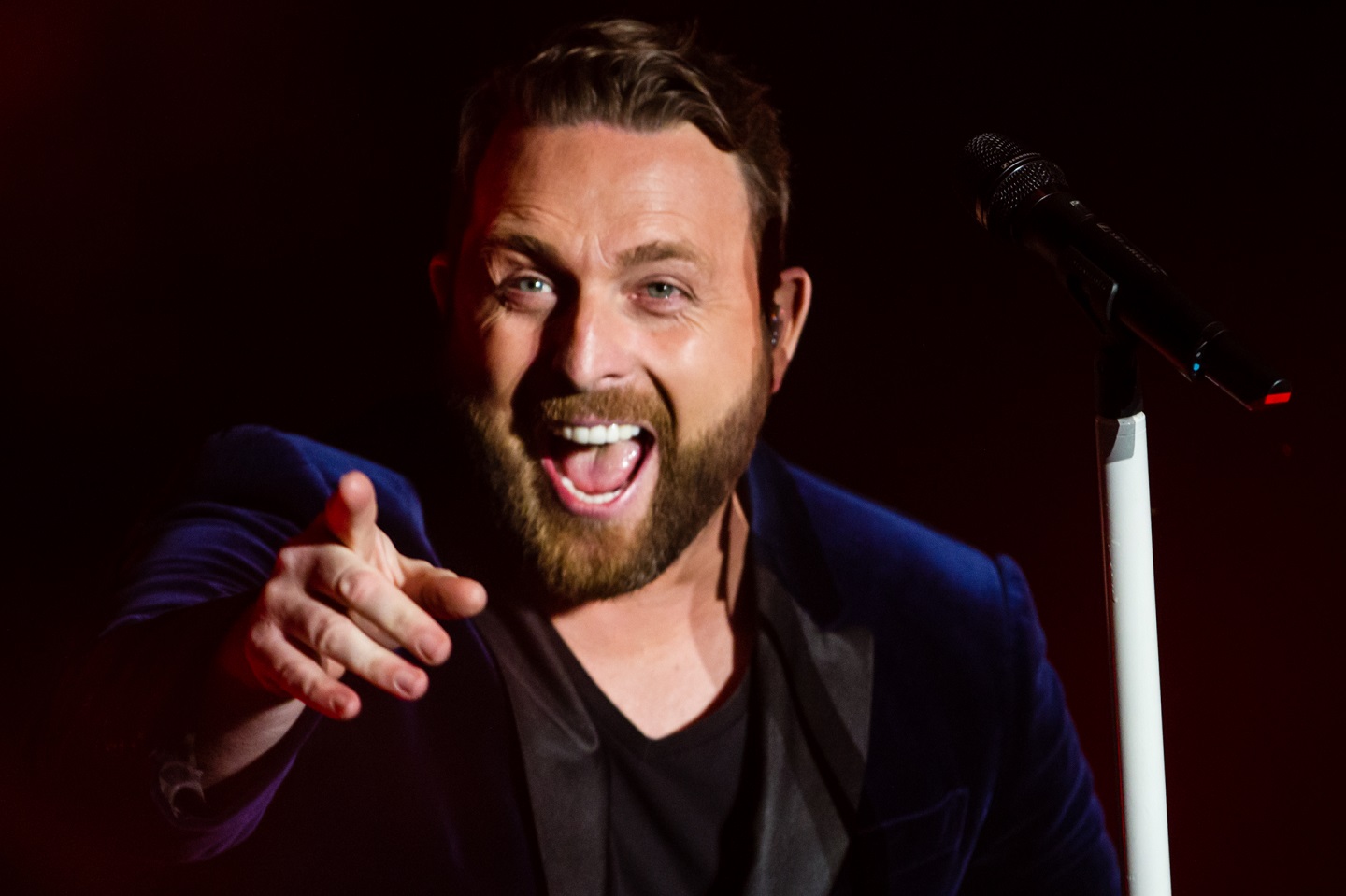 Johnny Reid Music Artist Profile